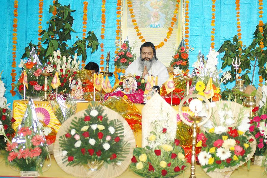 Brahmachari Girish Ji's birthday on 25 August 2007 was celebrated with performance of Maha Rudrabhishek at Bhopal.